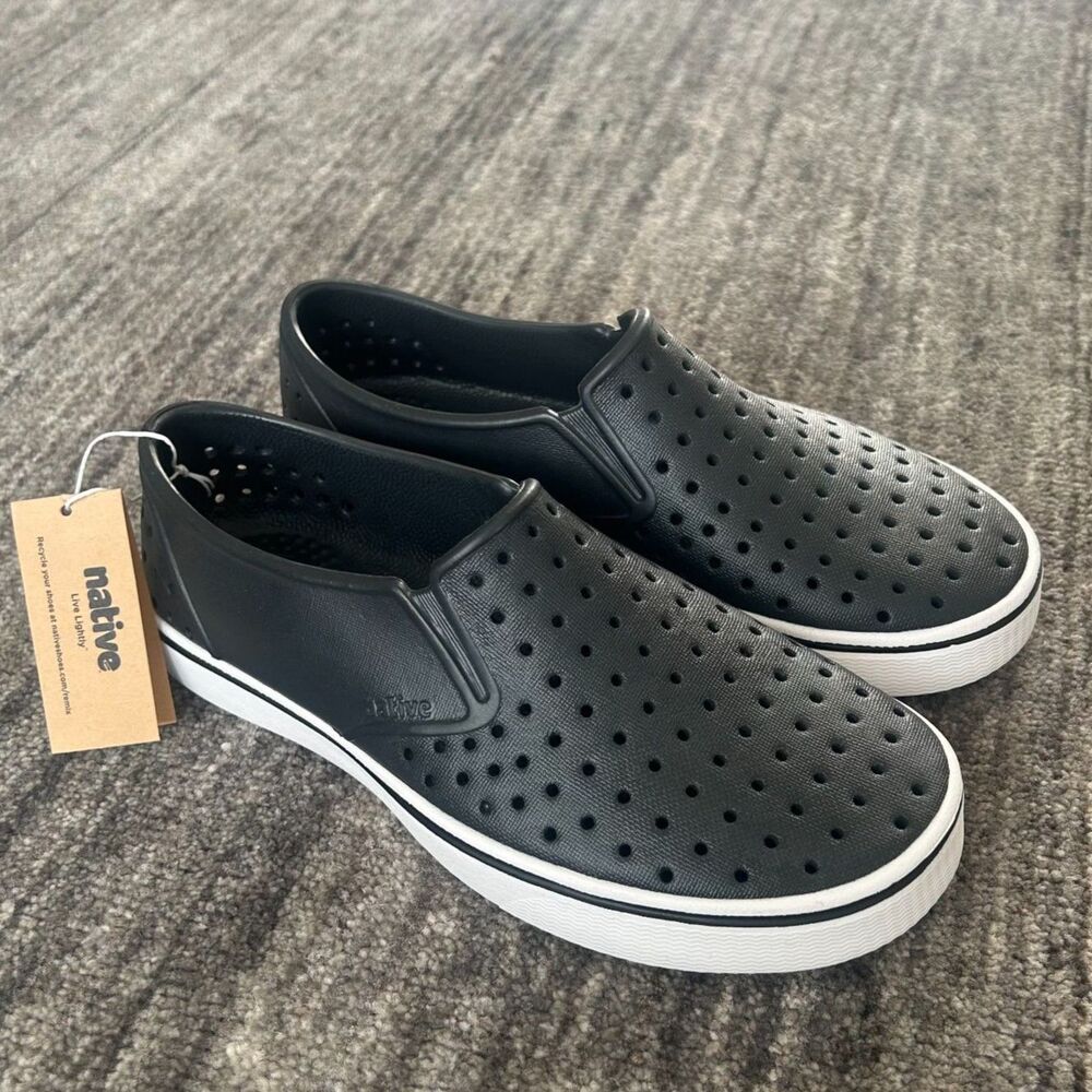 Black Native Miles Shoes, size 6 (women's)/4 (men's), NWT
